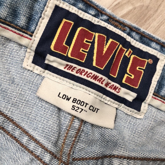 Levi’s Low Boot Cut 527 - W32” x L32” - Picture 7 of 9